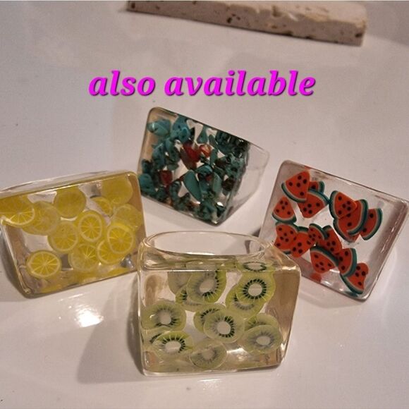 New URBAN OUTFITTERS Kiwi Acrylic Ring - Picture 8 of 8